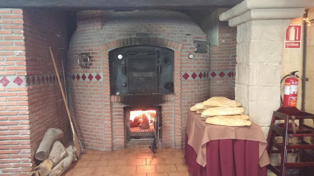 Hotel La Brasa Vélez de Benaudalla エクステリア 写真
