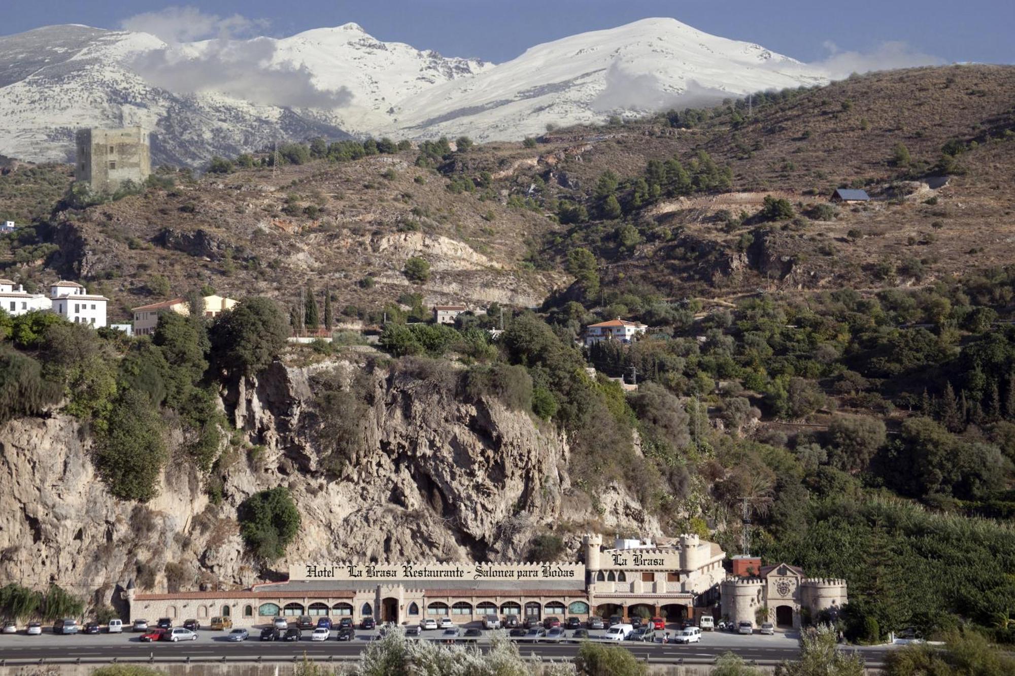 Hotel La Brasa Vélez de Benaudalla エクステリア 写真